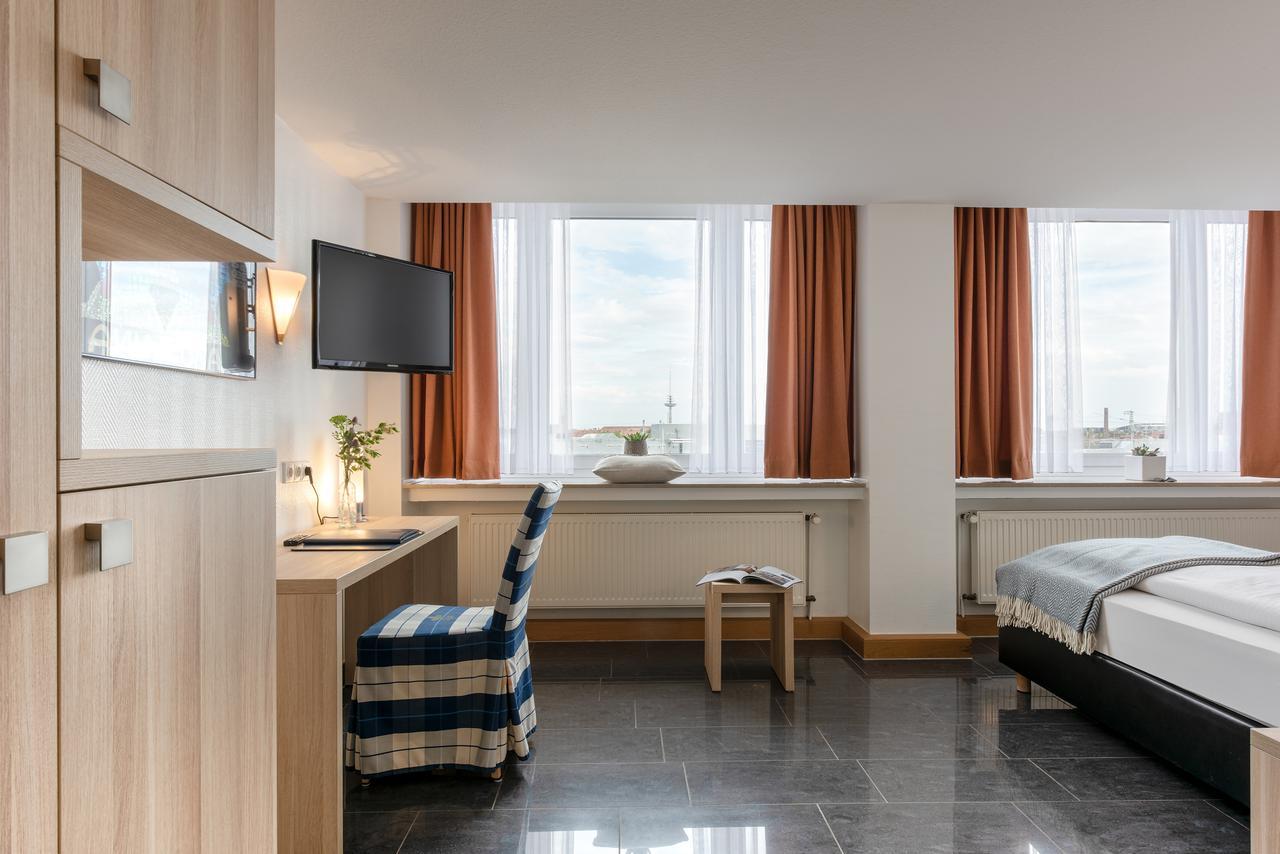Hotel Conti Am Hauptbahnhof Munster  Exteriör bild