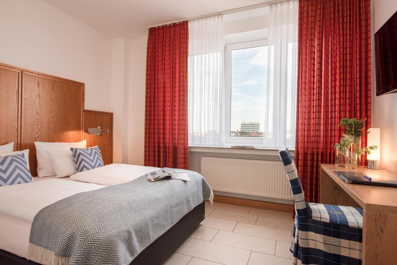 Hotel Conti Am Hauptbahnhof Munster  Exteriör bild